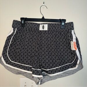 FP Movement Womens XL Varsity Blue's Black Starburst Printed Athletic Shorts NEW